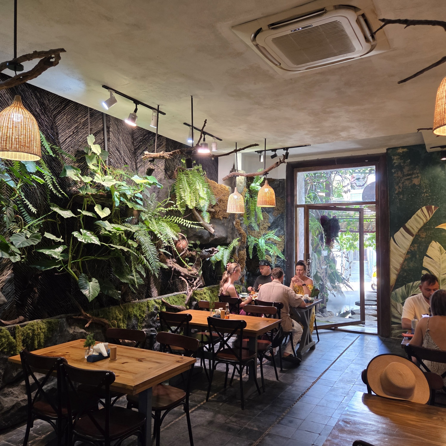 아티산 카페 & 이터리 1층