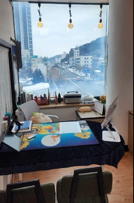 천하명신당 상담 테이블