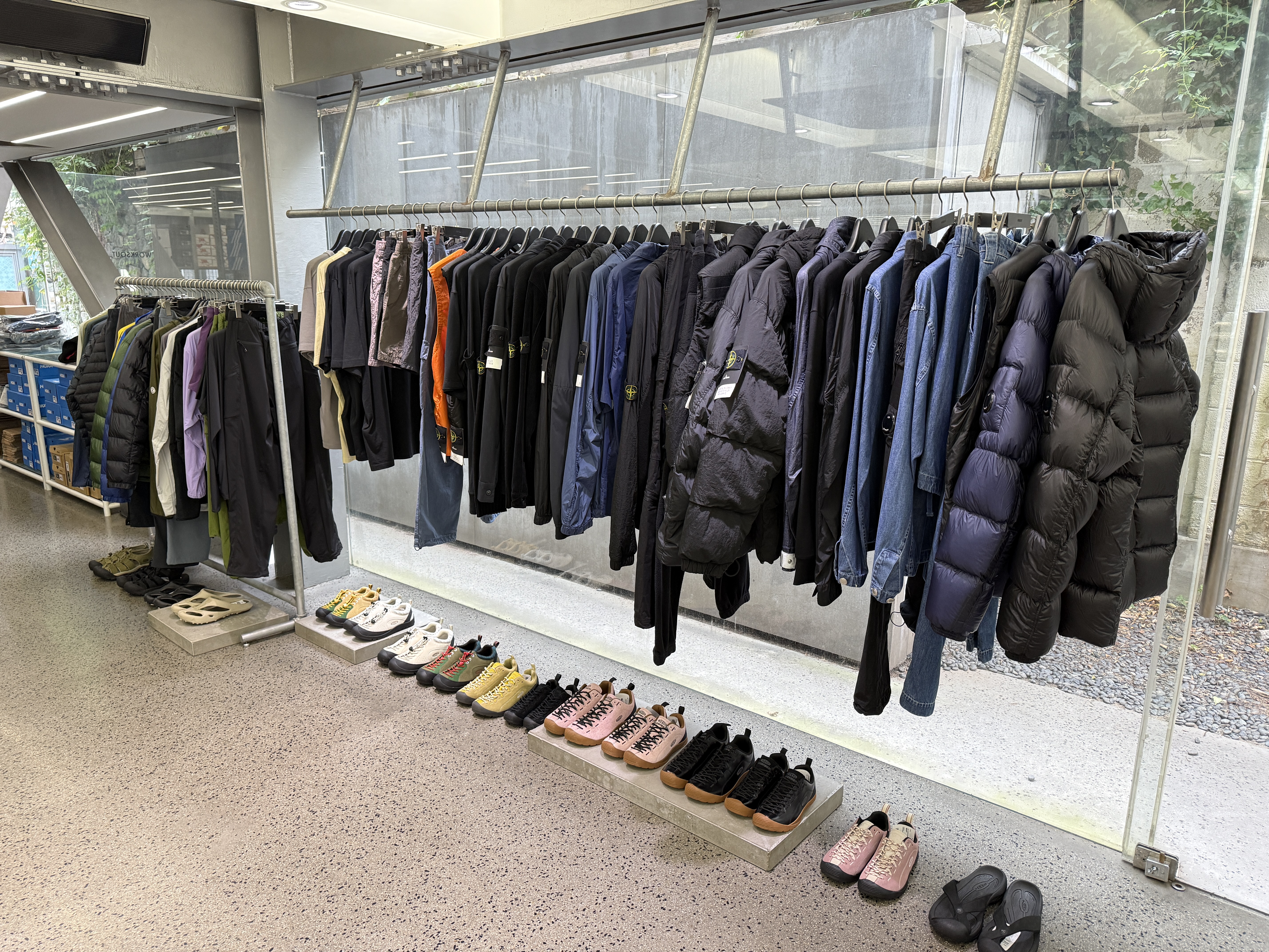 웍스아웃 압구정 스톤아일랜드