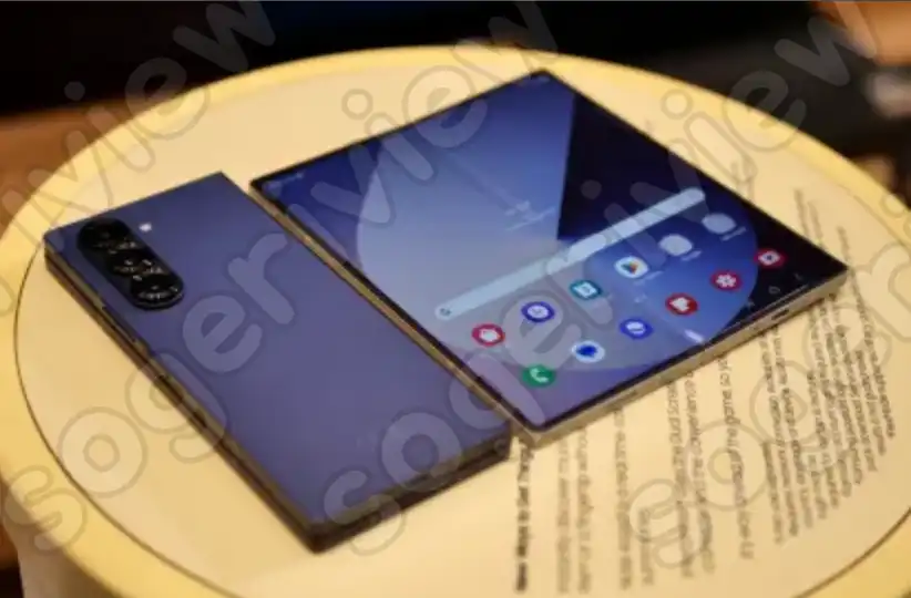 삼성 갤럭시 Z 폴드 6의 개방 및 닫힌 모습