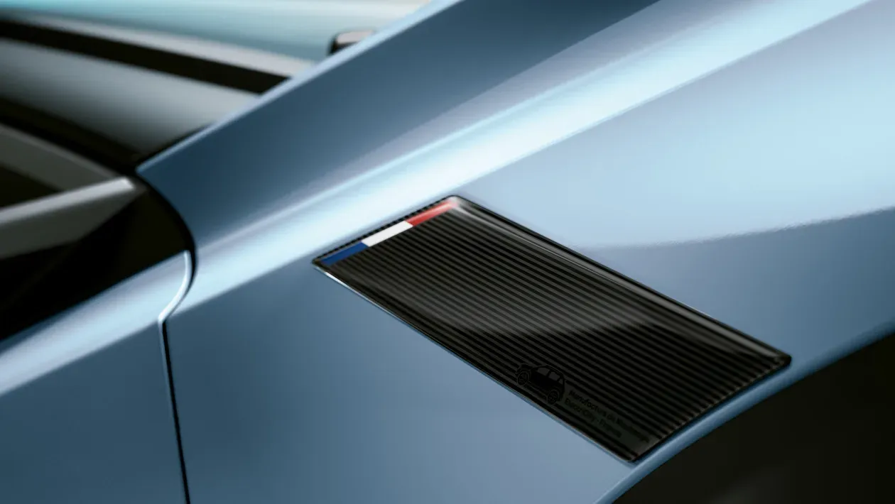 르노 4 E-Tech 플레인 쉬드 이미지