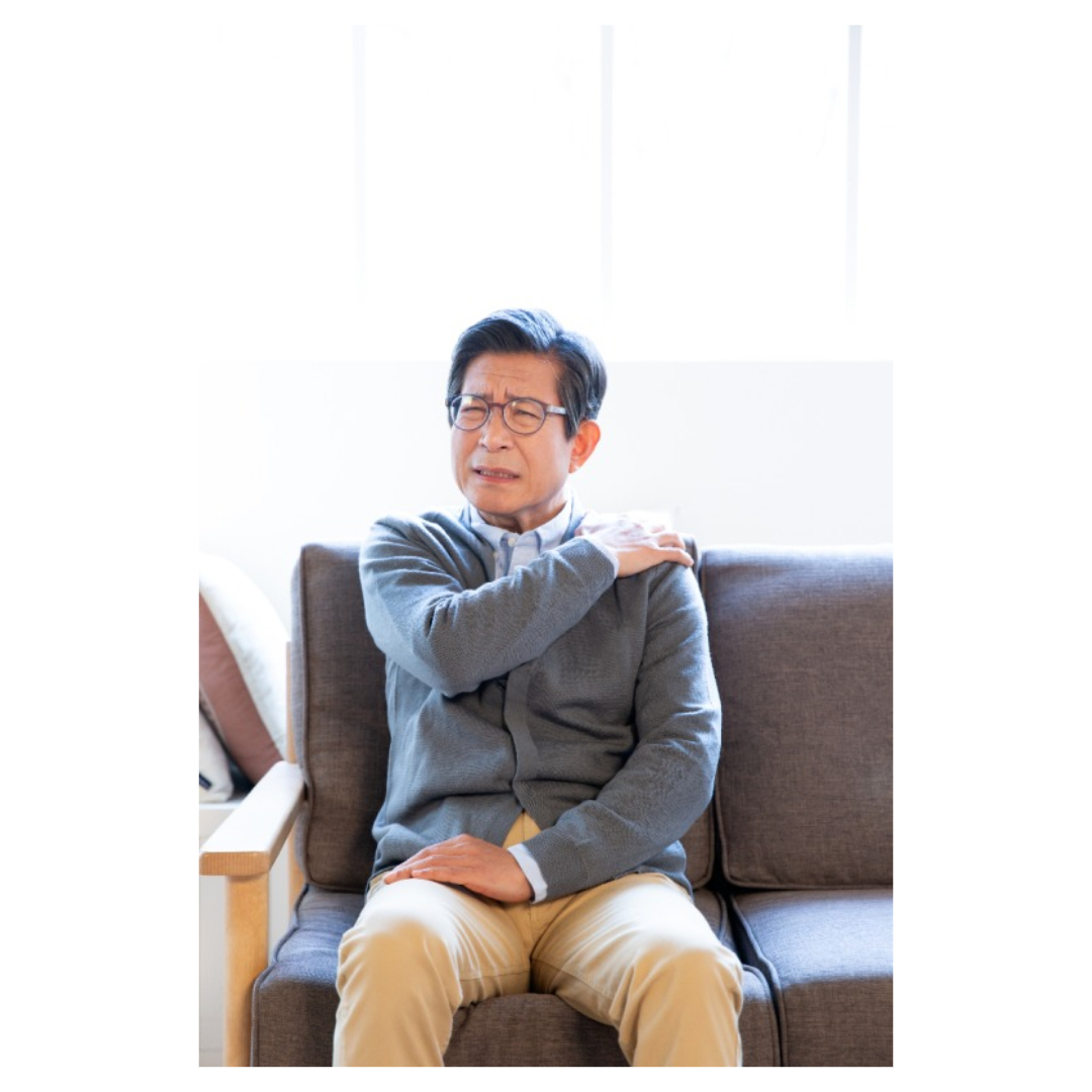 어깨통증과 관련된 사진입니다.