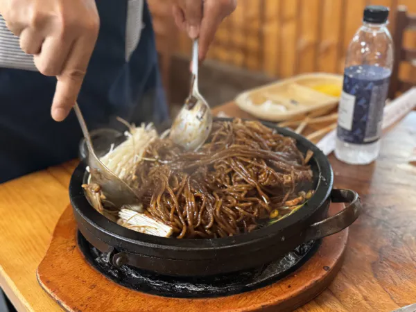 생생정보 기다려야 제맛 찹쌀 누룽지 돌판 짜장