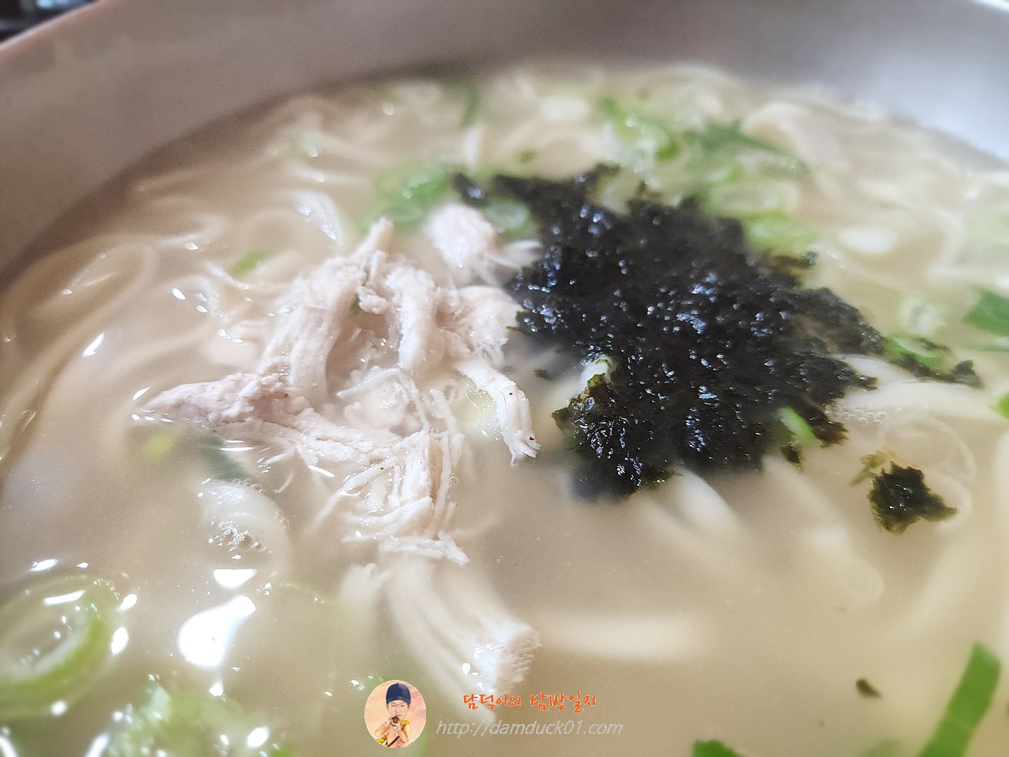 닭칼국수