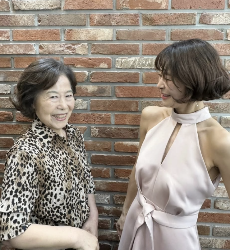 예지원 나이 53세 초동안 미모 어머니와 함께한 인스타그램 일상 모습