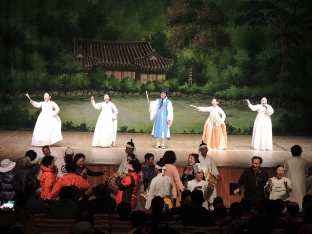 진도 신비의 바닷길 축제 프로그램
진도 무형문화재 공연