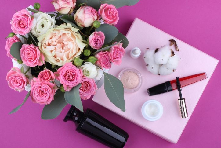 장시간 근무에도 무너지지 않는 화장법 (지속력, 화장품, 직장인) 관련 사진