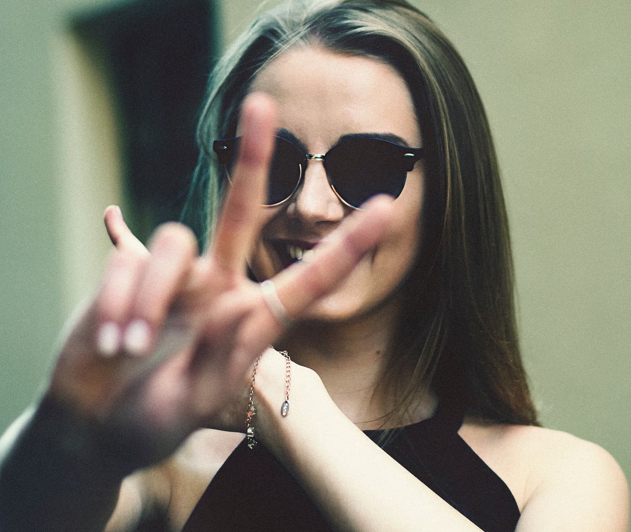 Z세대와 밀레니얼 세대의 소비 습관 비교 – 무엇이 다를까?