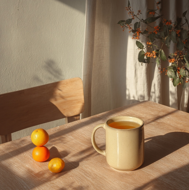 식탁위 유자와 유자차