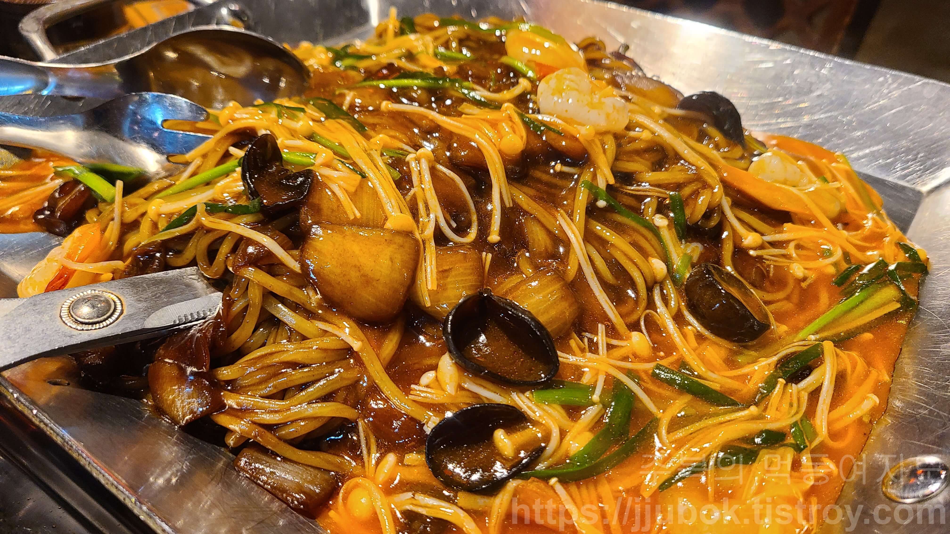 마담밍-쟁반짜장-맛