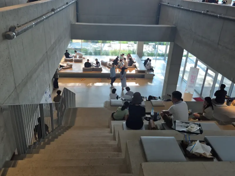 안성-카페-목적지-나인-실내