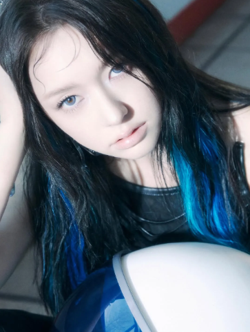 FIFTY FIFTY (피프티 피프티) STARSTRUCK