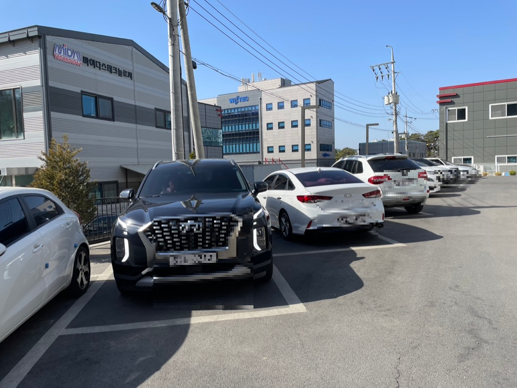 카페 엘토브 제1주차장 카페 바로 앞