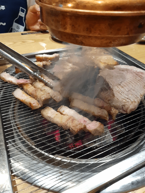 다다익고 호텔더본점 맛있게 익어가는 흑돼지 삼겹살