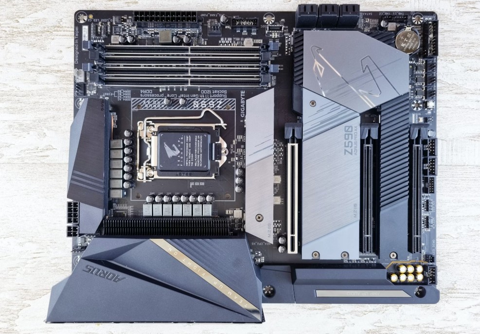 메인보드 성능의 역사와 기술 진화 정리 (칩셋, 규격, 인터페이스 중심)