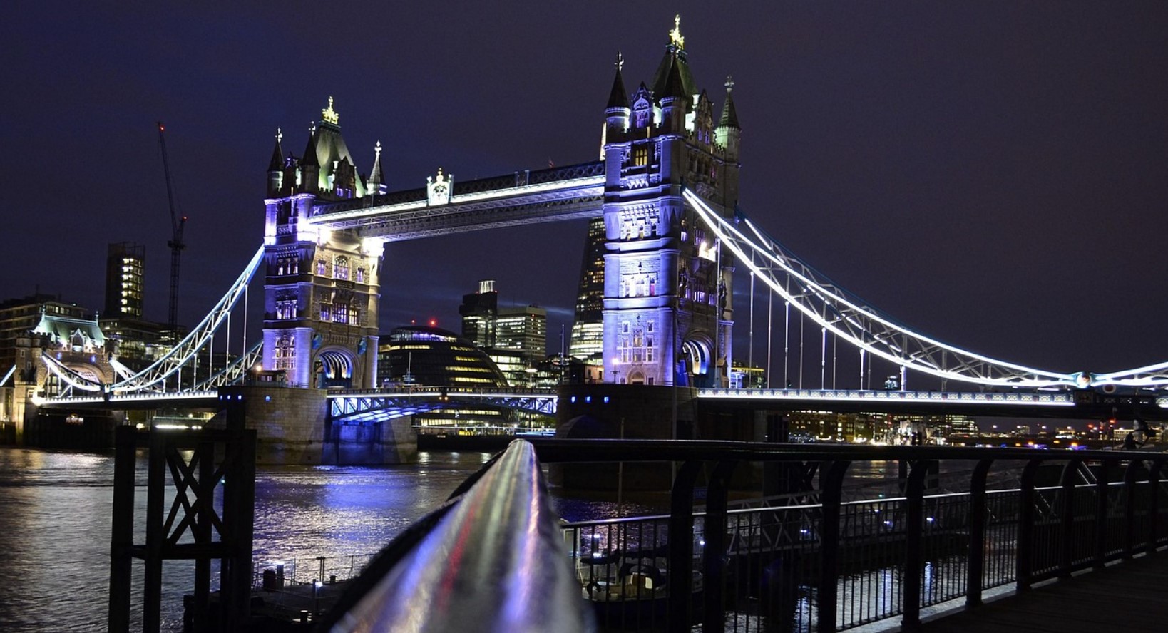 영국 런던 타워 브리지 야경