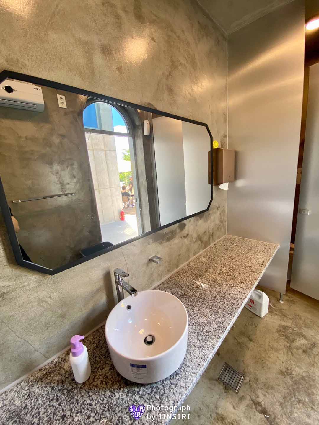 ๊ฒฝ๊ธฐ ๊ณ ์ ๋์๊ตฌ ์์ธ๊ทผ๊ต ์ ์ ์นดํ์ถ์ฒ ์ผ์ดํฌ ๋ง์ง