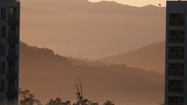 황사로 뿌연 하늘
