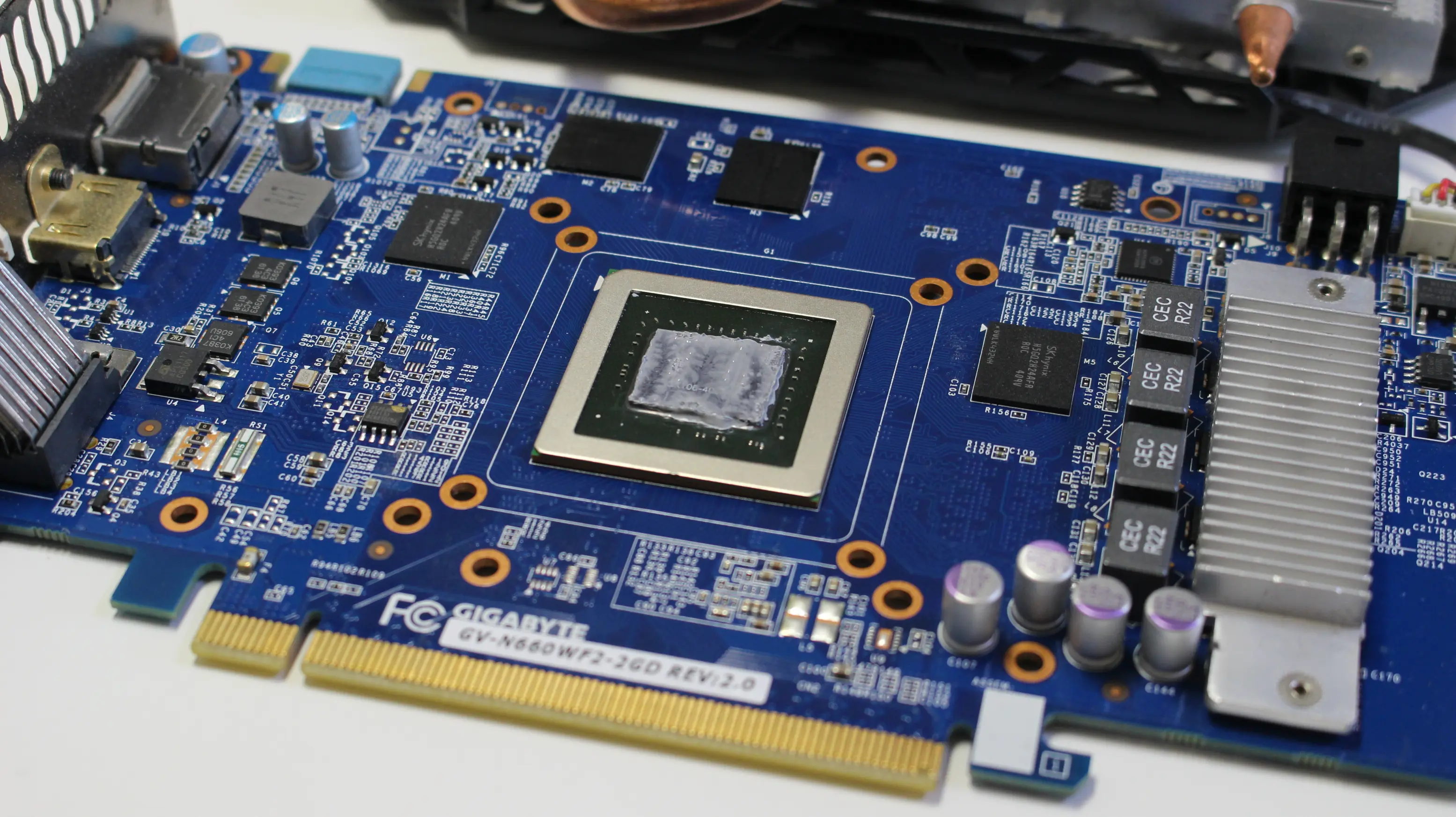 그래픽카드 방열판 제거 기판 모습