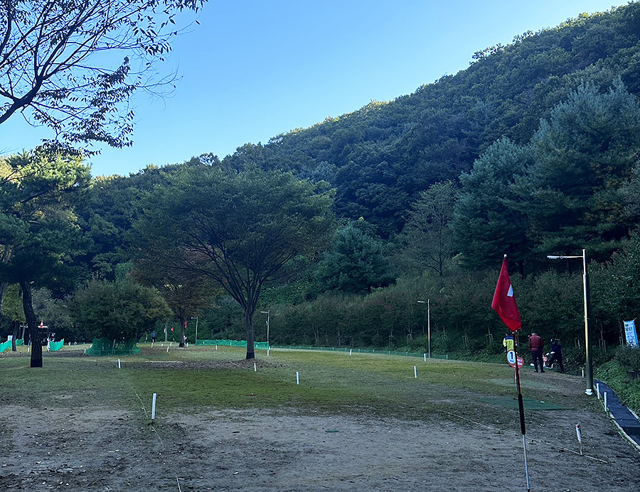 군포 초막골파크골프장. 경기도 군포시 산본동 917-3 (초막골생태공원 내)