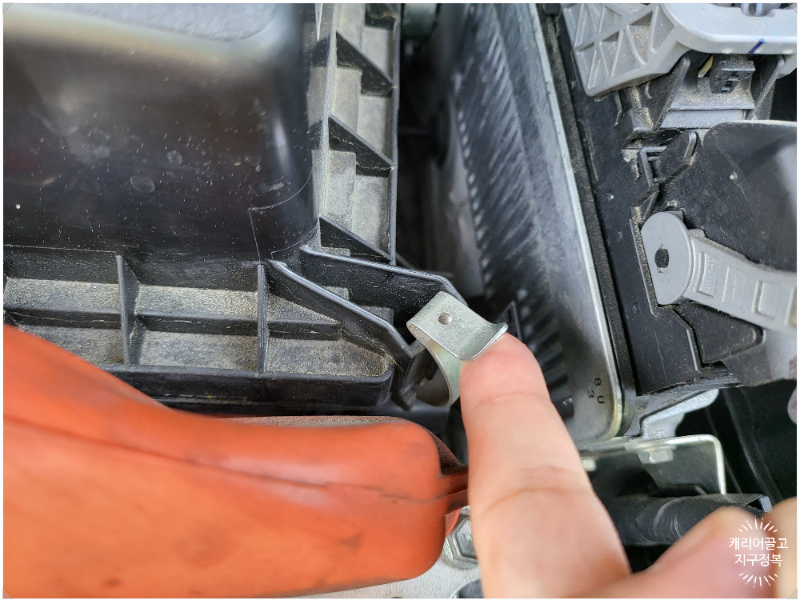 ES300h 에어 클리너 필터 교체하기