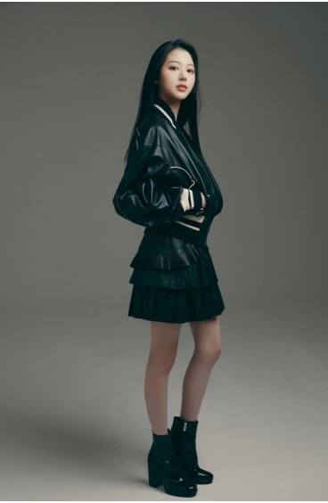 장다하 프로필사진(전신)