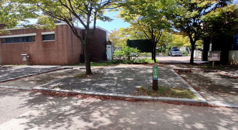 취사장과 샤워장 사이에 있는 C-09