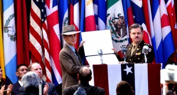 실존 인물 바탕 영화 추천 오펜하이머 다시보기 줄거리 결말 후기 리뷰 스포일러