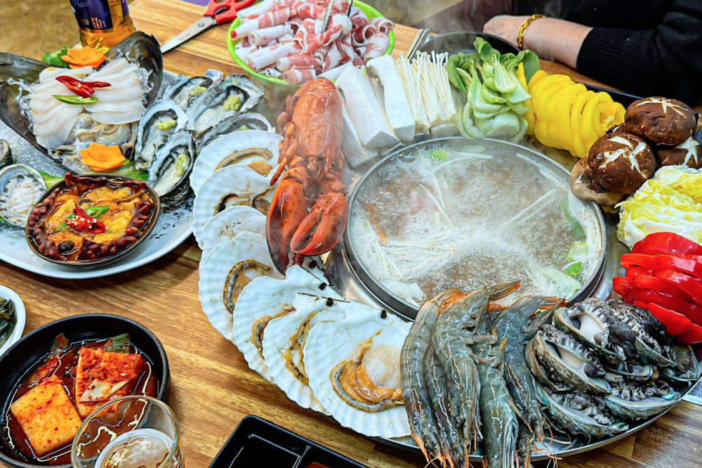 대천키조개삼합 해수욕장 앞