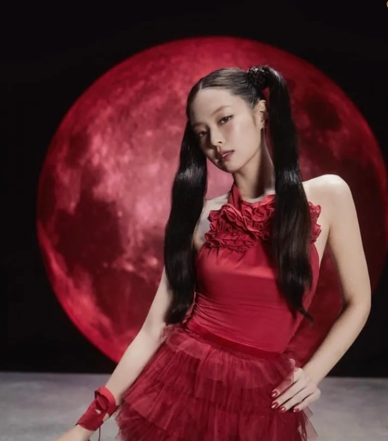 제니 착용 제품으로 알아보는 2025년 패션 트렌드