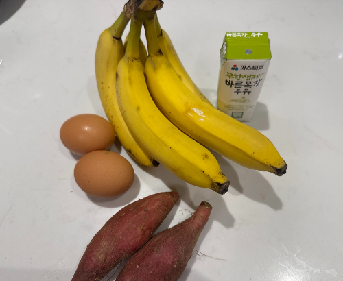 13개월 아기 아침 식사 재료 바나나 계란 고구마 우유