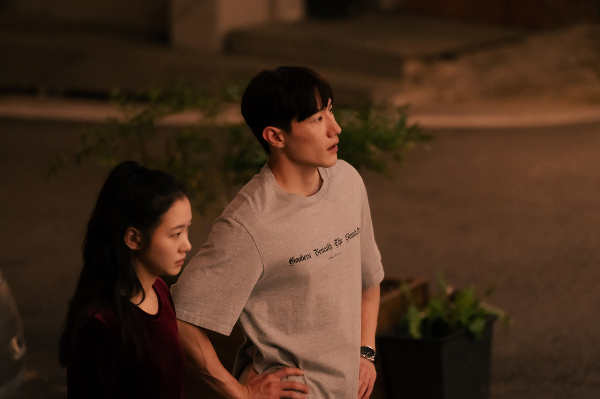 노상현-김고은-대도시의-사랑법-스틸컷