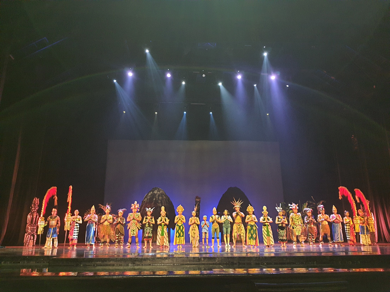 데브단 쇼 공연 엔딩 장면