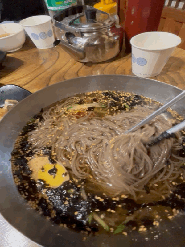 메밀물막국수입니다