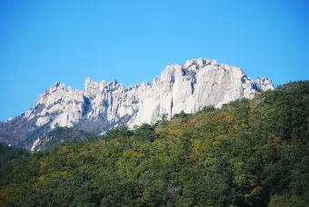 설악산 단풍 절정시기 2024년 예상일정과 교통편 정보_7