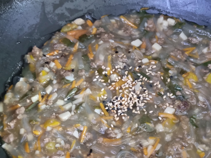 alt아기 잡채 덮밥""