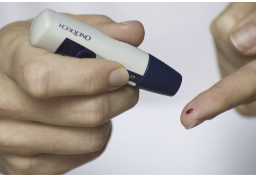 혈당 낮추는 음식과 생활습관 관련 사진