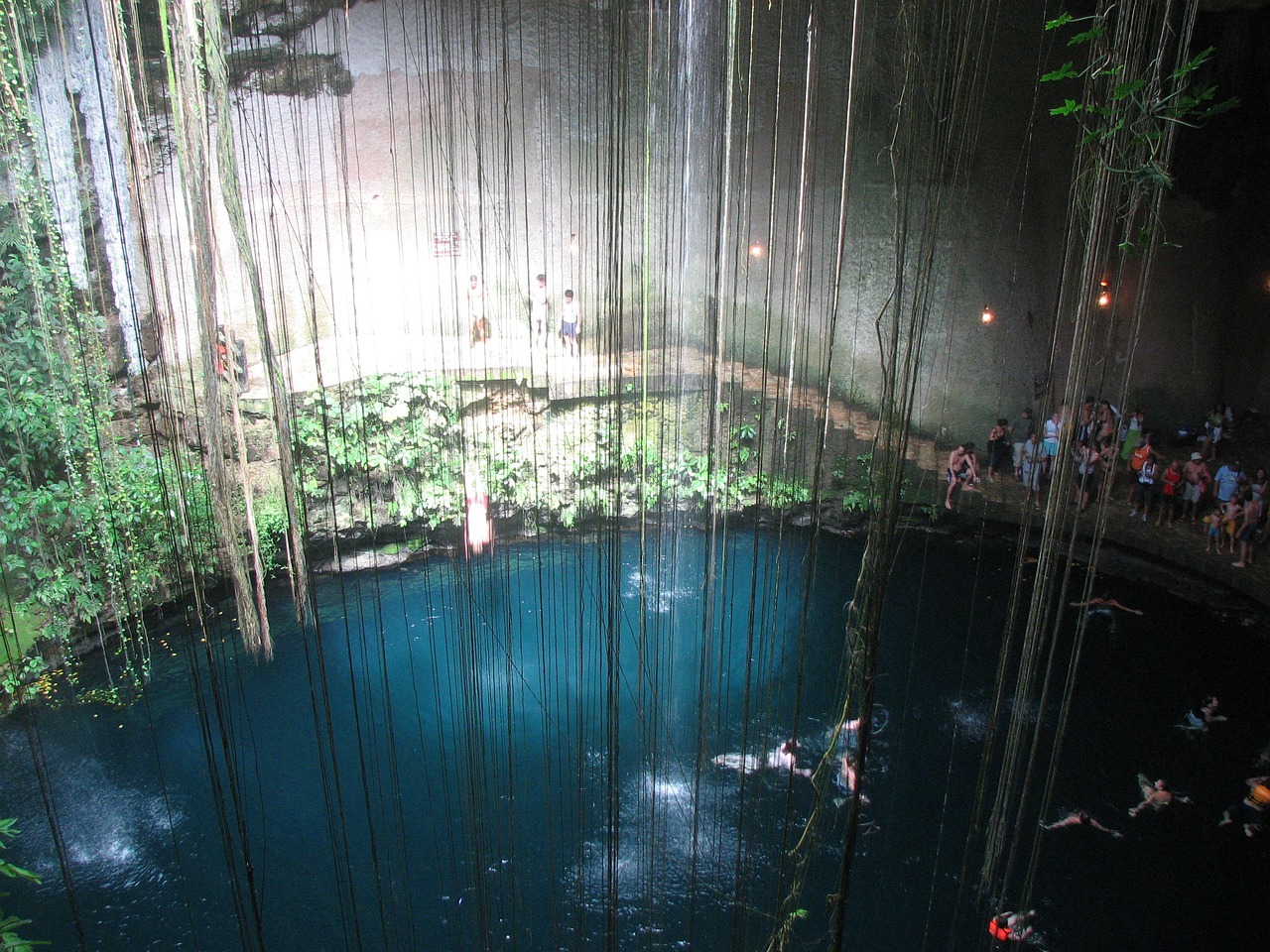 세노테(Cenotes)