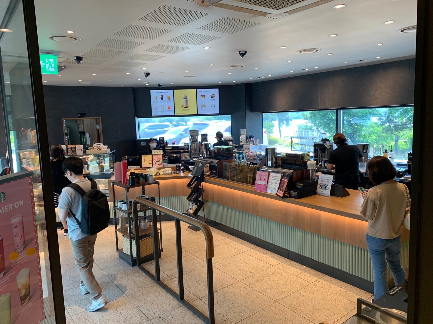 스타벅스 남양주삼패점 1층 주문 카운터