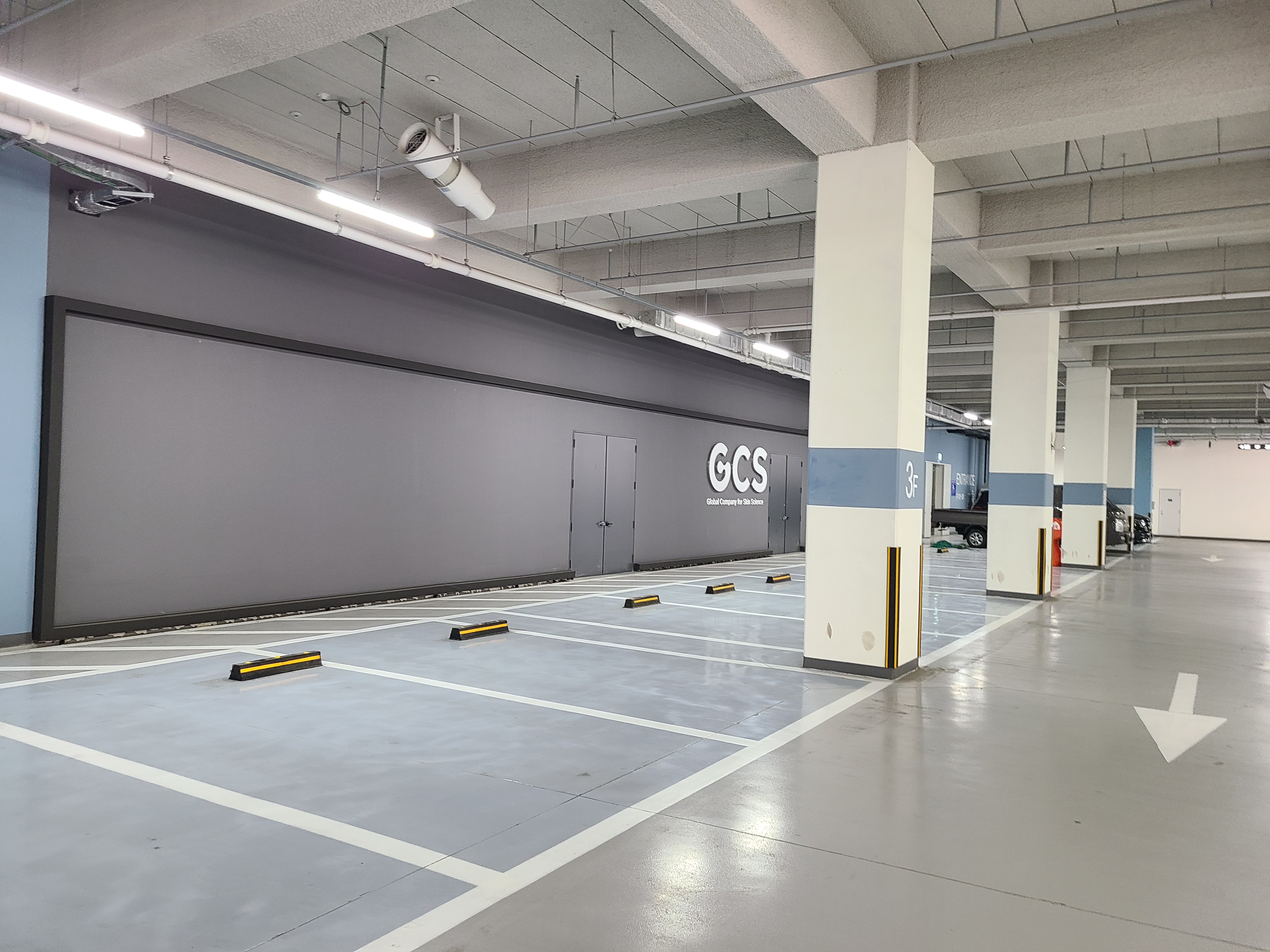 성남 센터엠 드라이브인, 섹션오피스, 지상주차장12