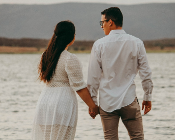 맞벌이 부부 사진입니다