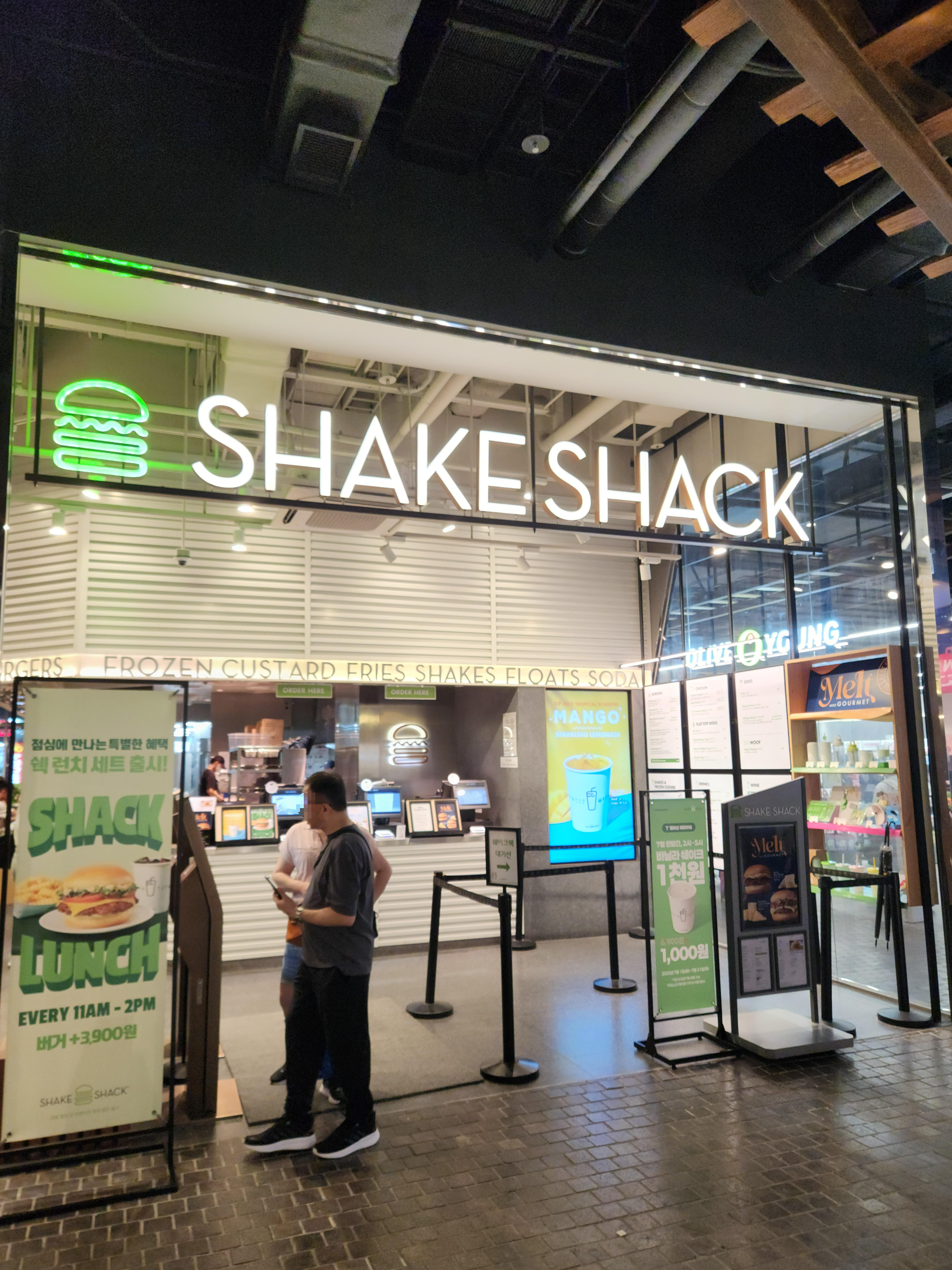 shake shack burger store entrance