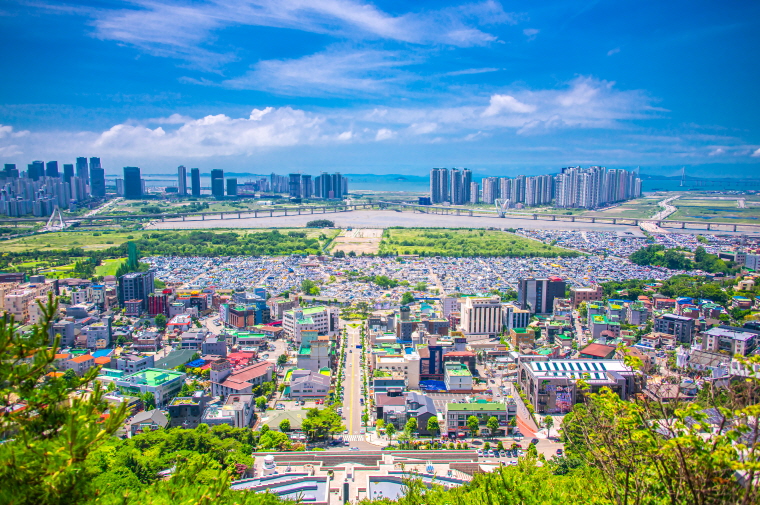 바로 앞에 보이는 대우자동차