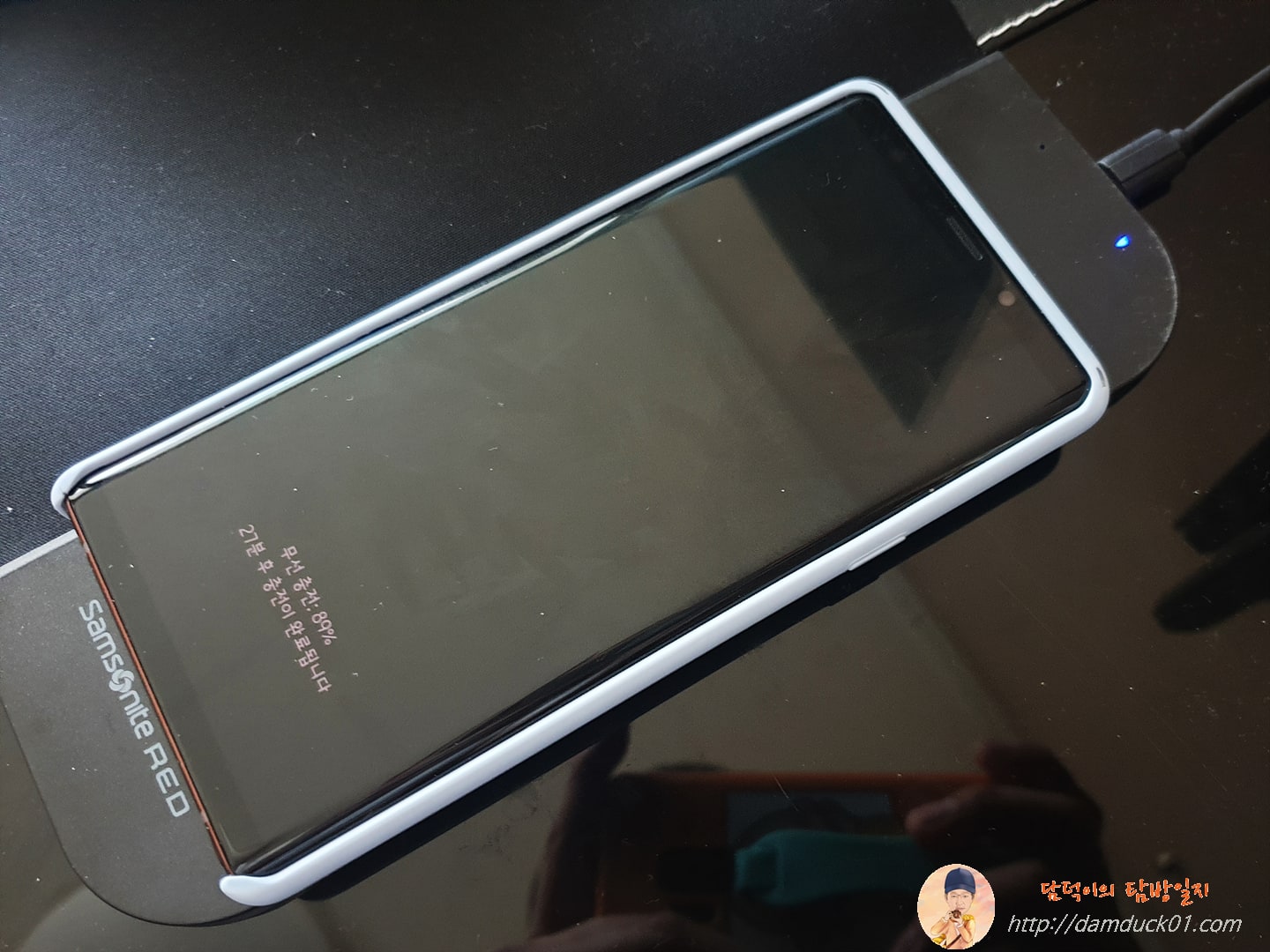 무선 충전 마우스 패드 WCPAD 충전중