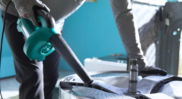 에어컨 청소하는 사진