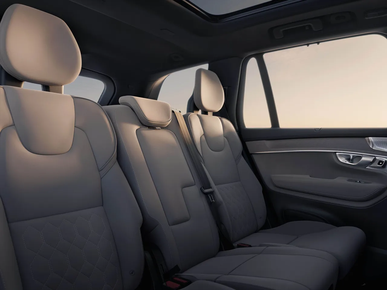 볼보 XC90 자동차 실내외 이미지