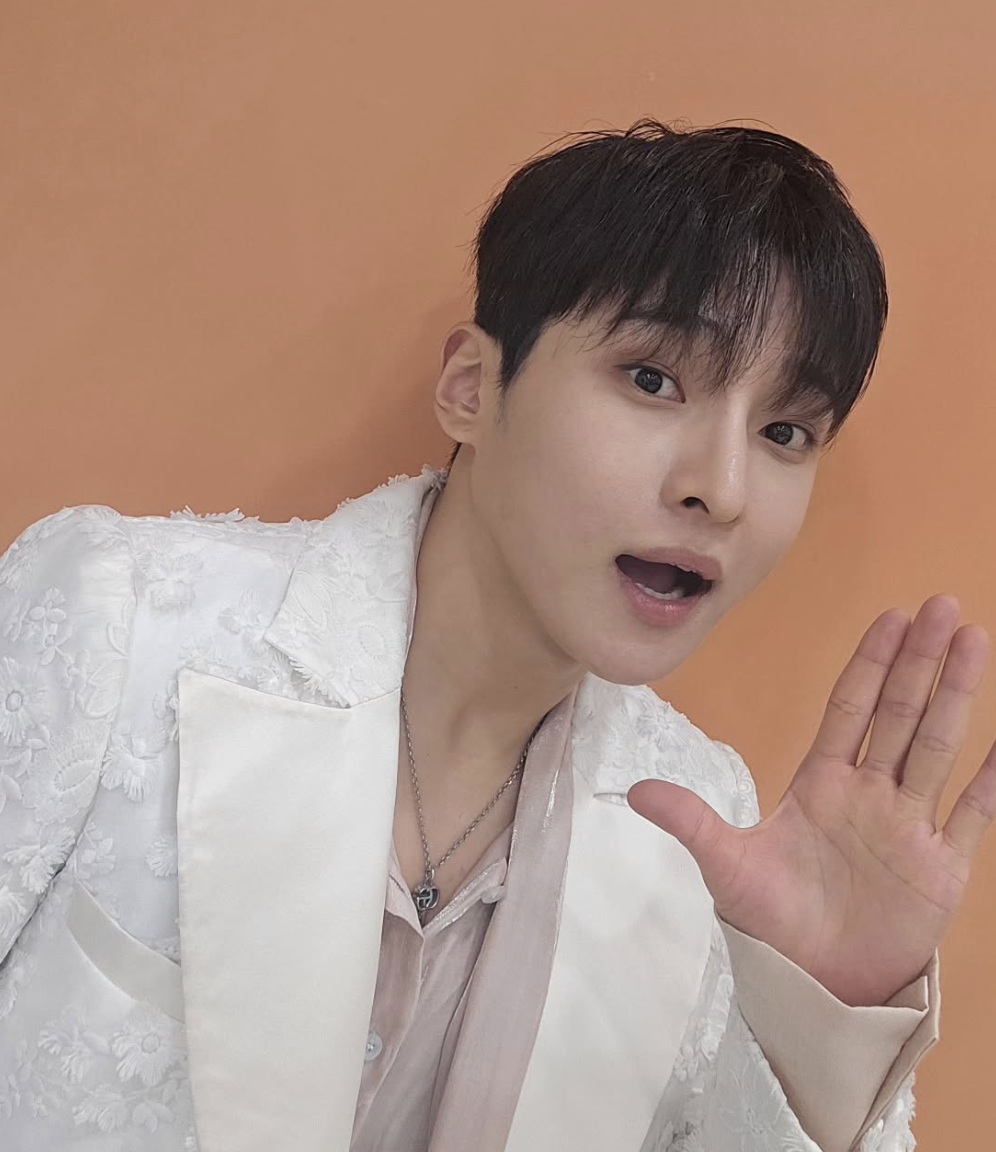 가수 성리 인스타그램 셀카