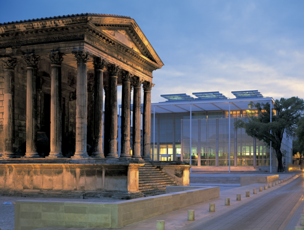 마시대 신전(Maison Carree)