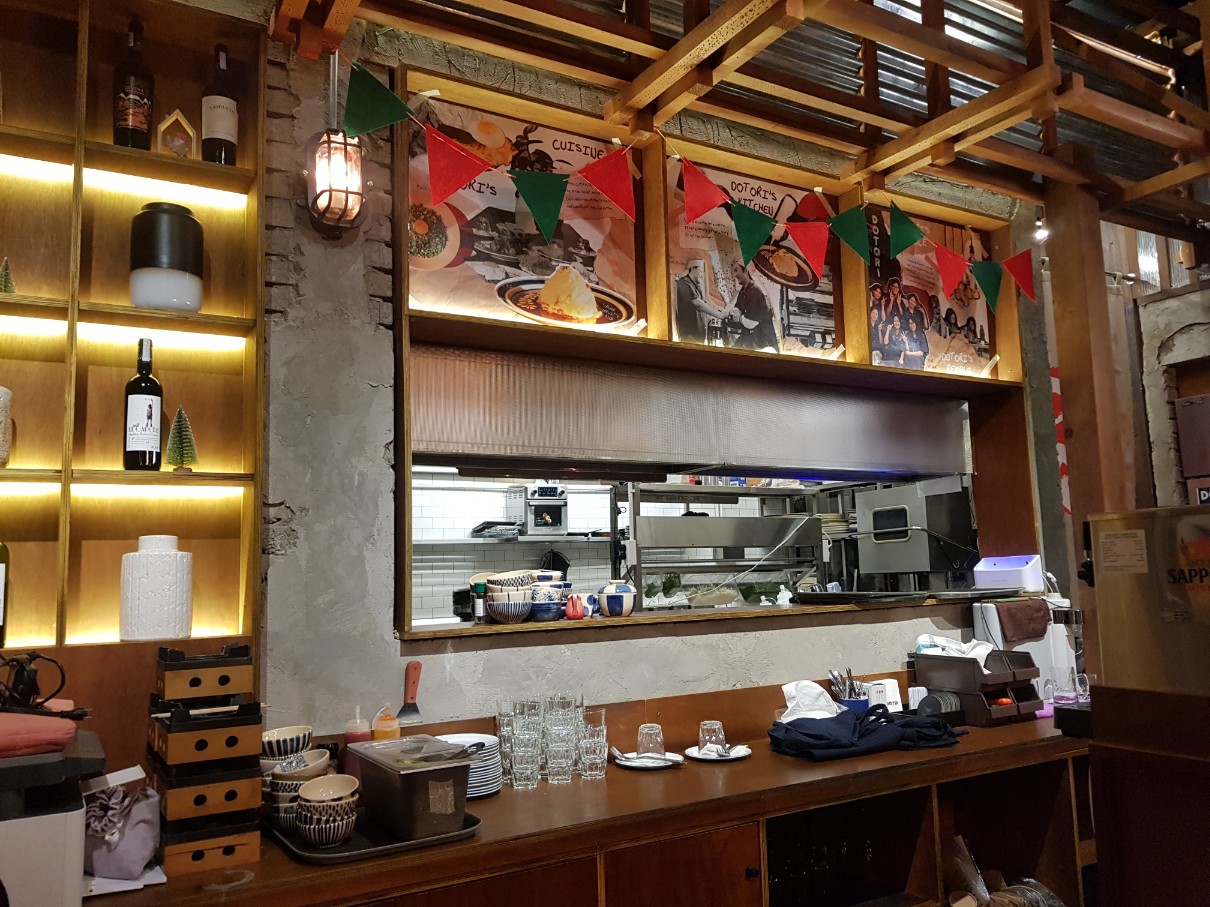 호치민 2군 타오디엔 퓨전 일식집 Dotori Dining - 식당 실내 분위기