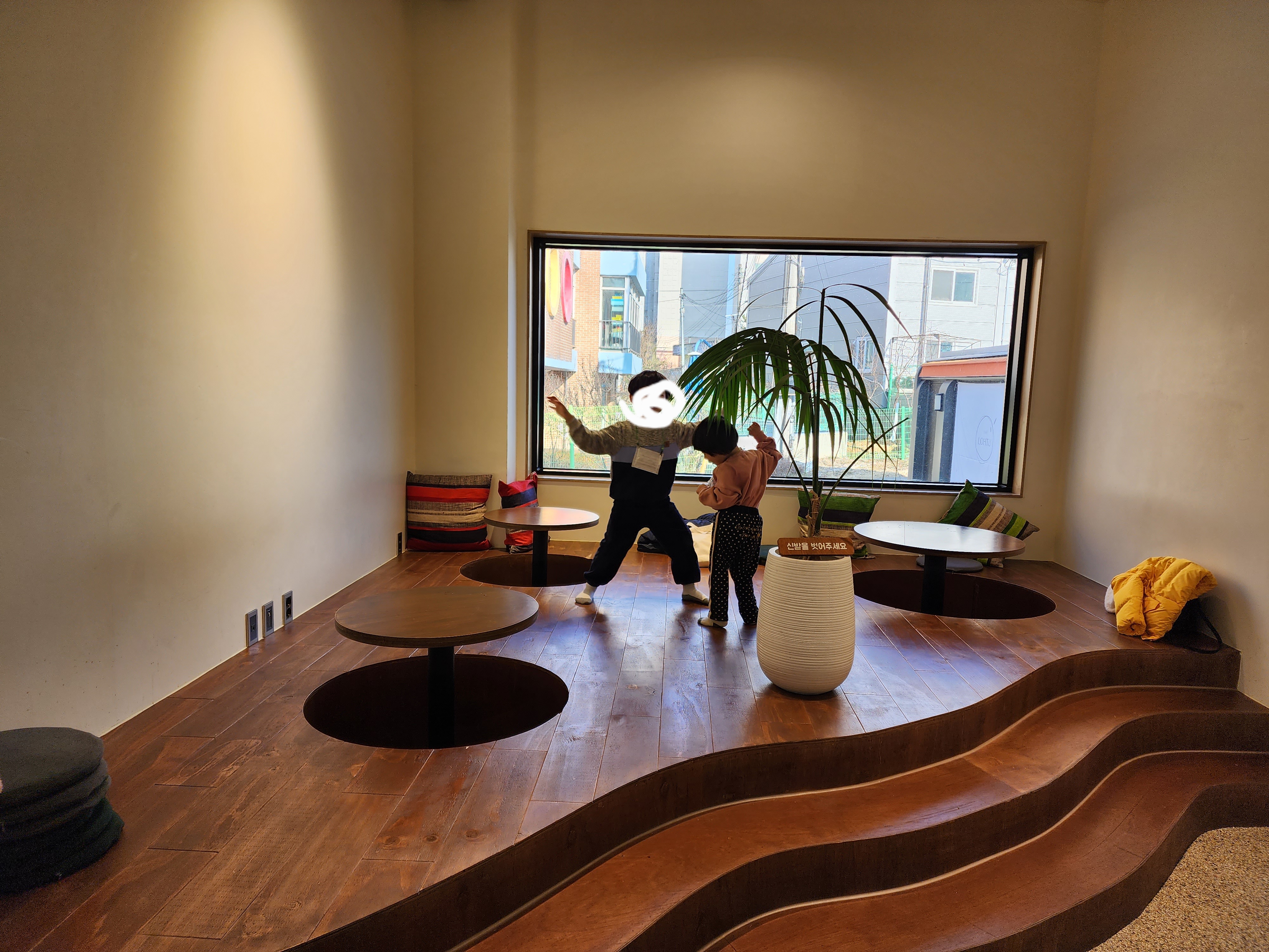 로흐뚜 카페 내부 모습